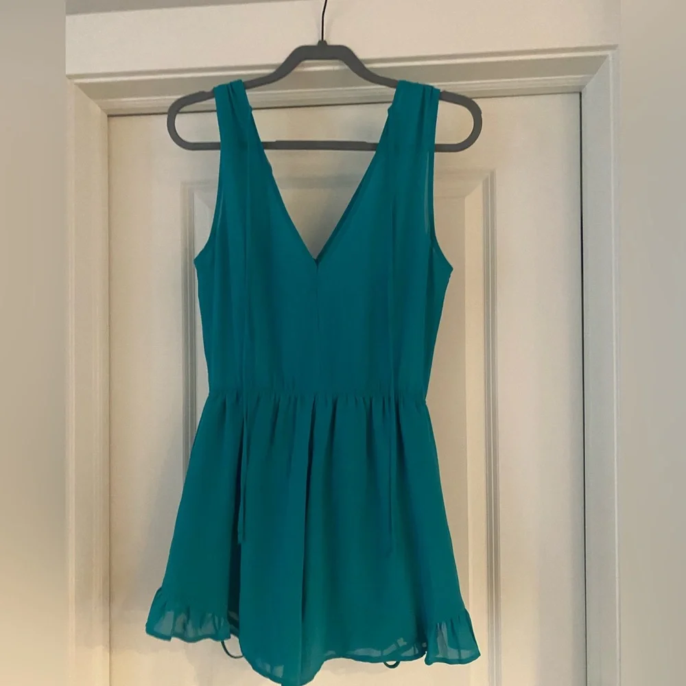 ASTR the label‎ Turquoise Surplice Ruffle Romper Size XS